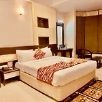 Economy Stay Near Golden Temple