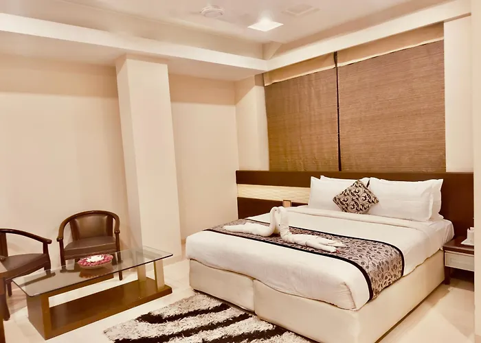 Economy Stay Near Golden Temple